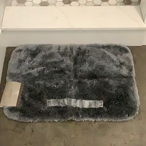 Pewter gray bath mat 17x24